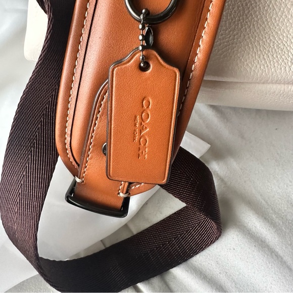 Coach backpack - Picture 4 of 9